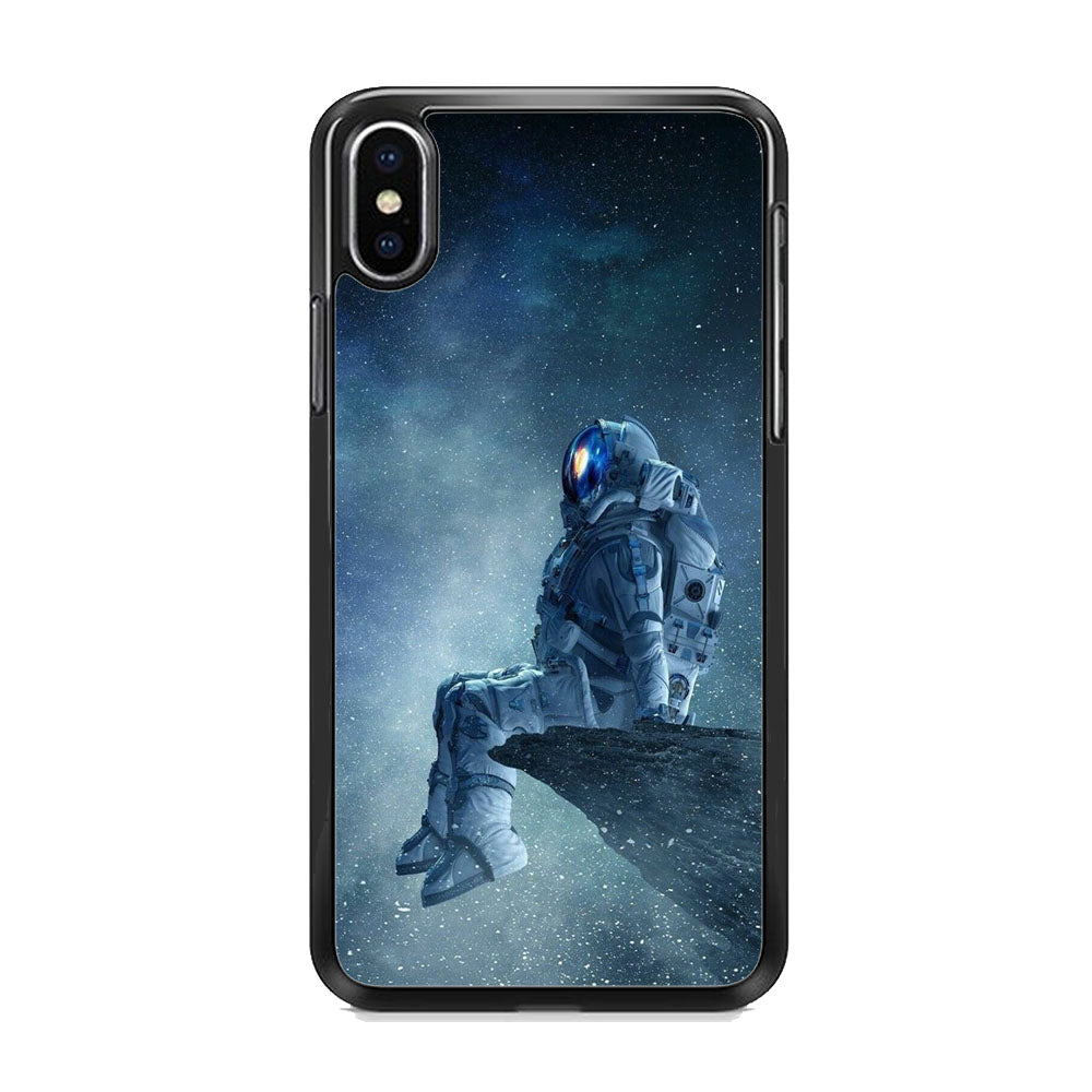 Astronaut Enjoy The Galaxy View iPhone Xs Case