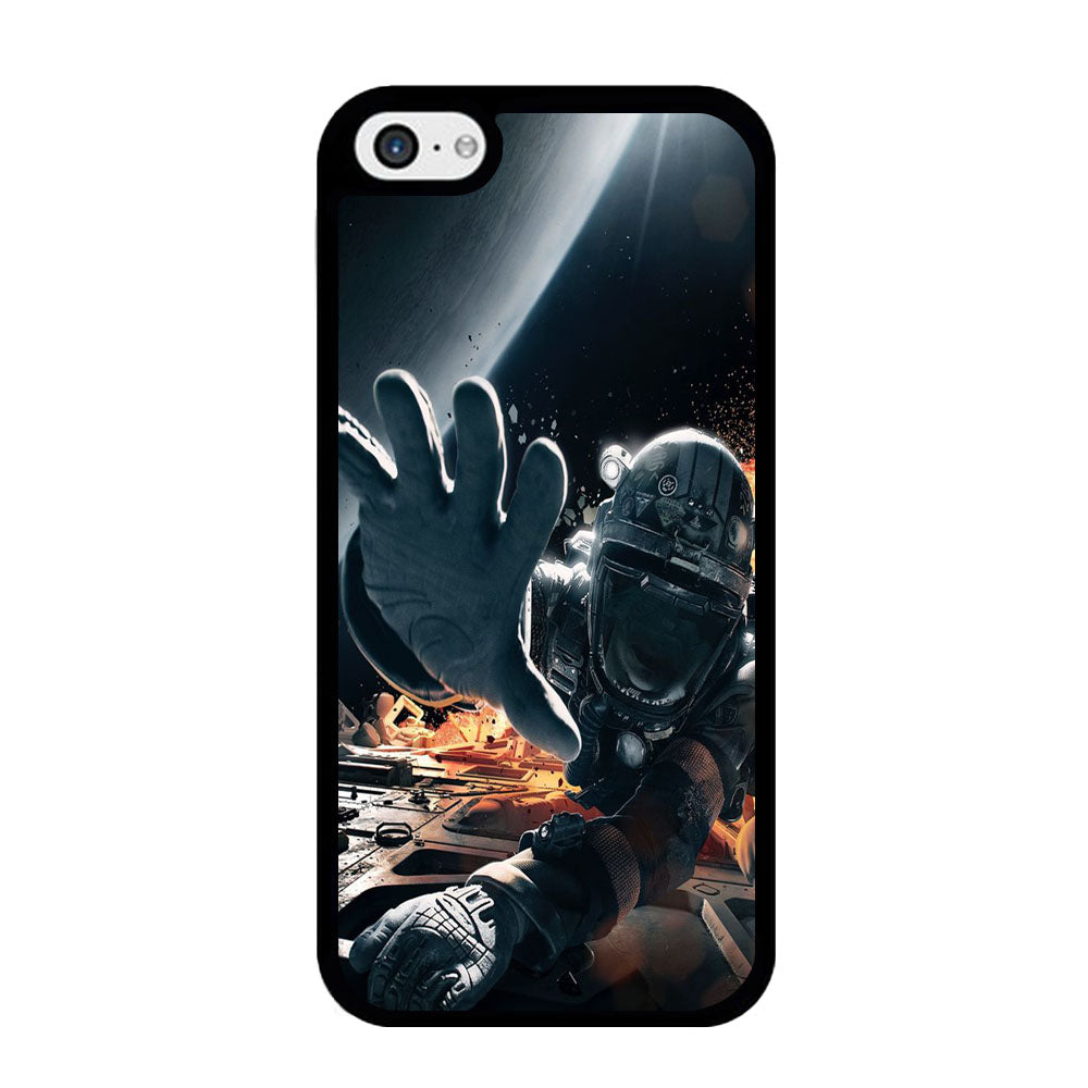 Astronaut Prone From Spacecraft iPhone 5 | 5s Case - Ezzystore