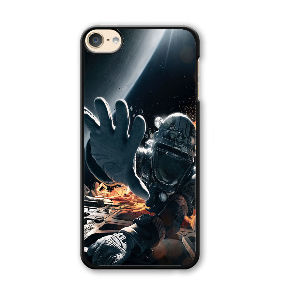 Astronaut Prone From Spacecraft iPod Touch 6 Case - Ezzystore