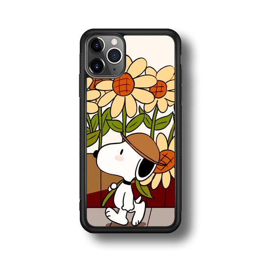 Snoopy Flower Farmer Style iPhone 11 Pro Case