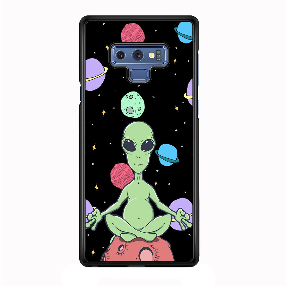 Alien Yoga Style On Space Samsung Galaxy Note 9 Case