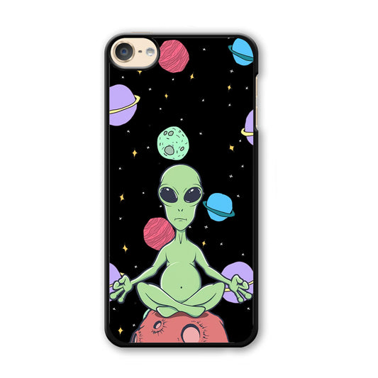 Alien Yoga Style On Space iPod Touch 6 Case - Ezzystore