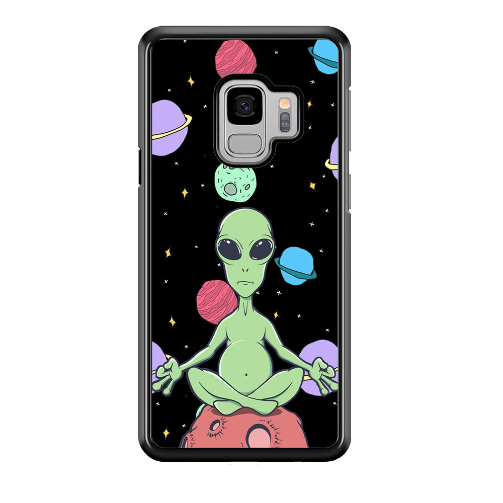Alien Yoga Style On Space Samsung Galaxy S9 Case