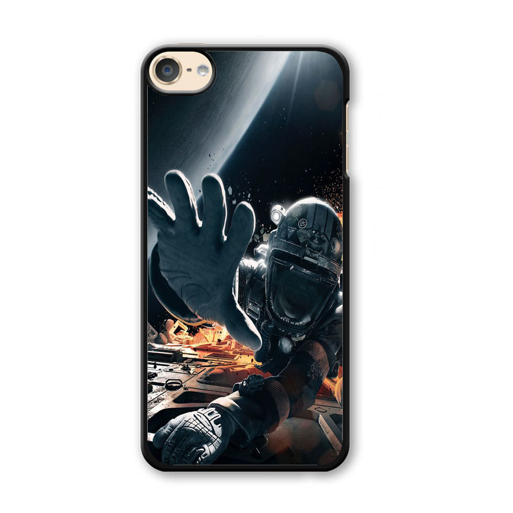 Astronaut Prone From Spacecraft iPod Touch 6 Case