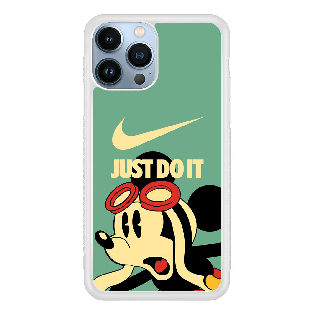 Nike Mickey Shocked Momment iPhone 13 Pro Max Case